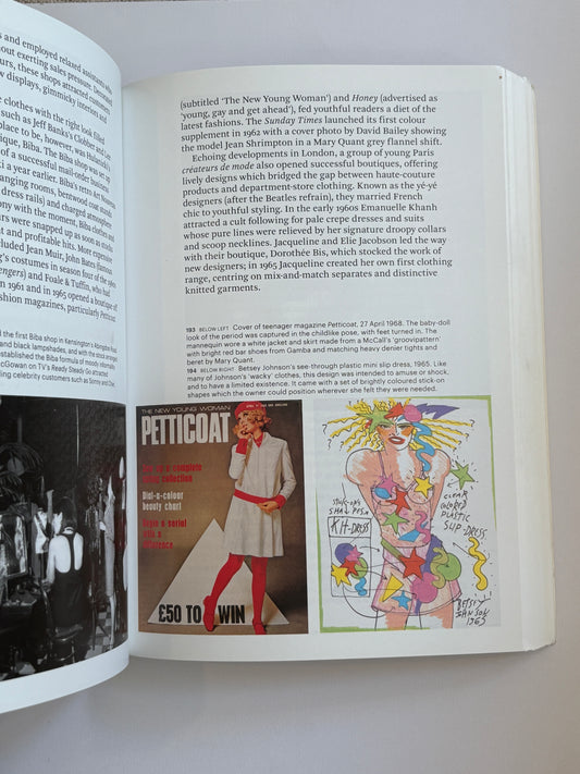 Fashion Since 1900 by Amy de la Haye & Valerie Mendes